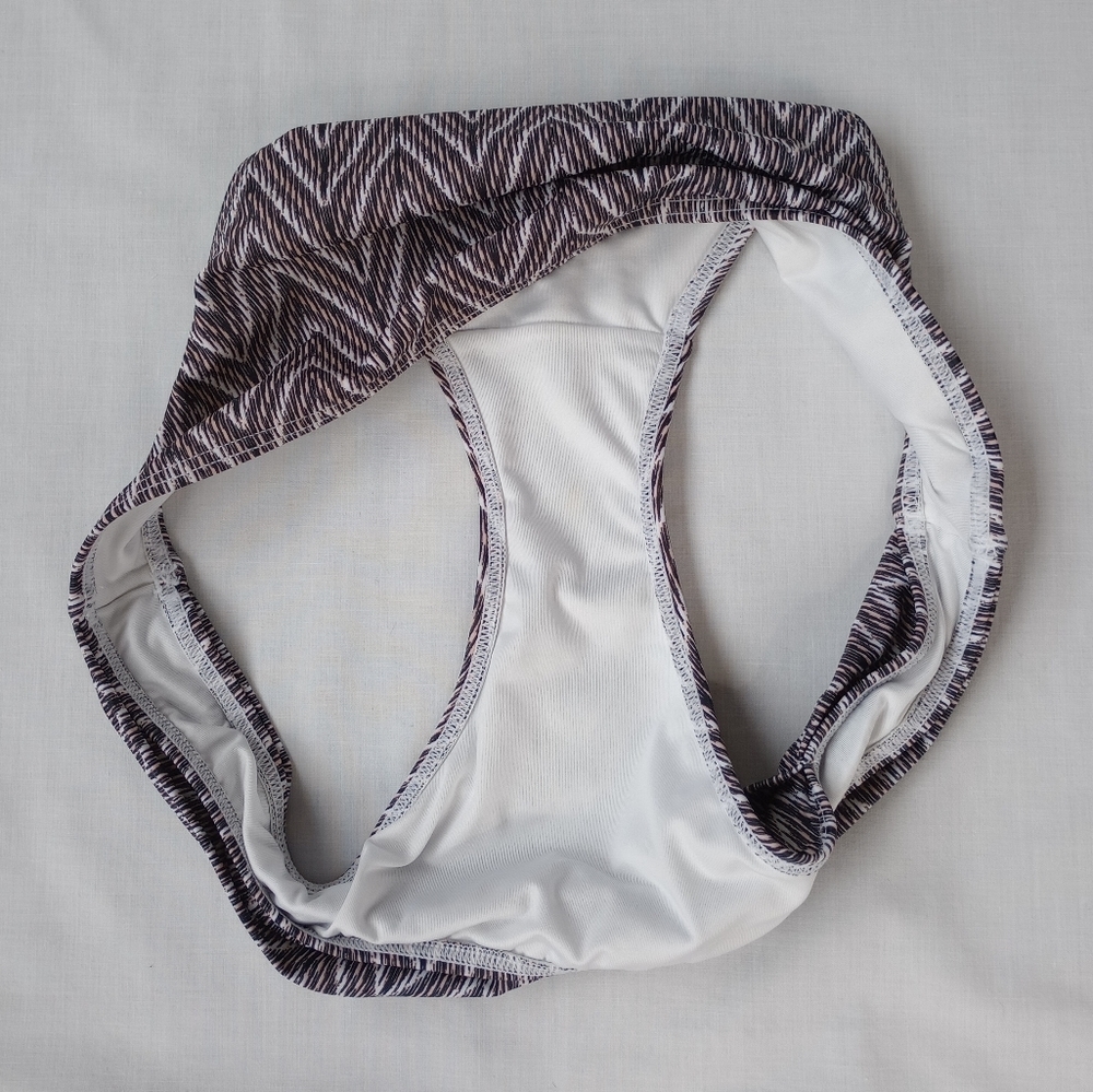 Victoria's Secret▪️Herringbone Patterned Bikini Swim Bottom - Picture 2 of 3